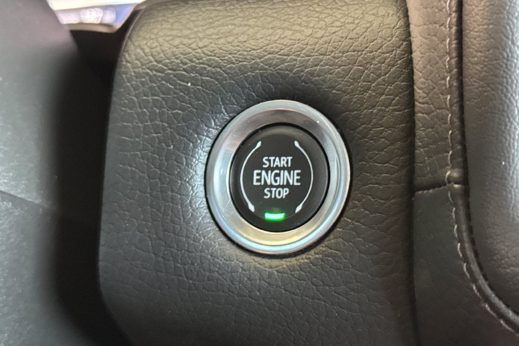 Used 2023 GMC Yukon XL Denali AWD/4WD image 22