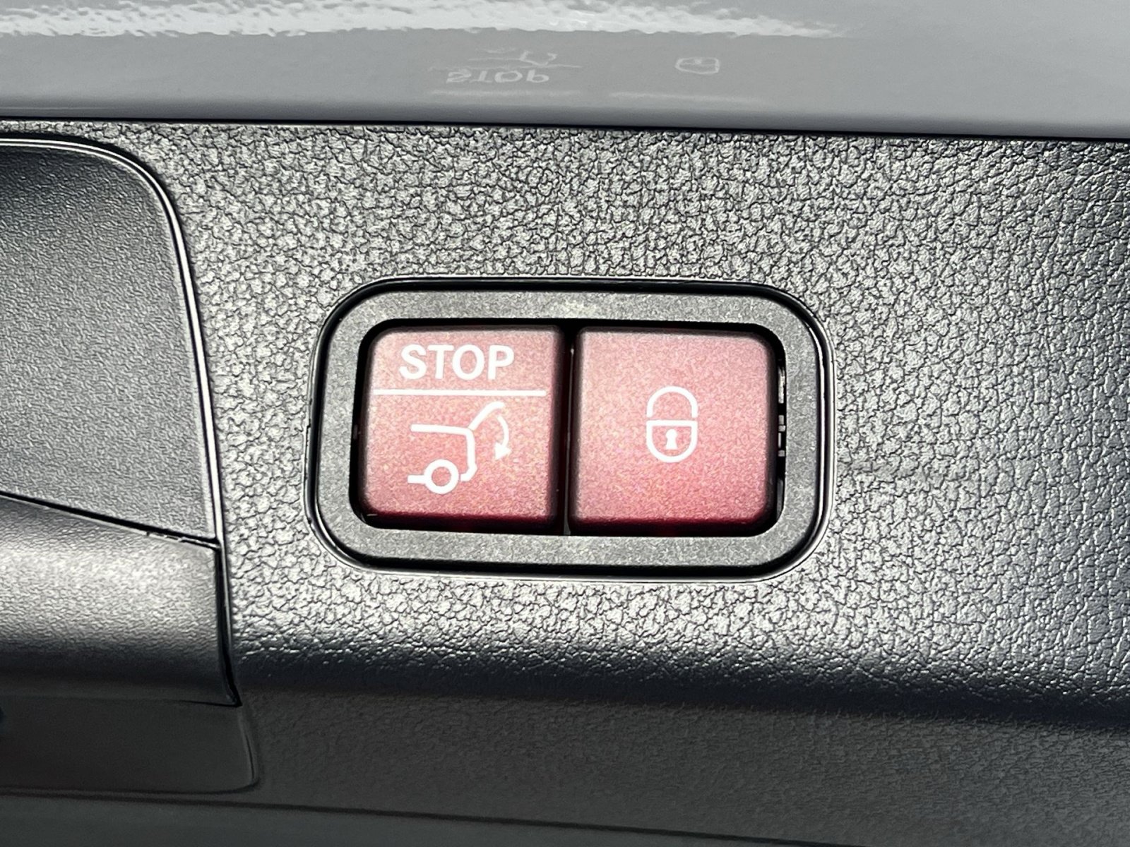 Used 2026 Mercedes-Benz GLB 250 4MATIC image 25