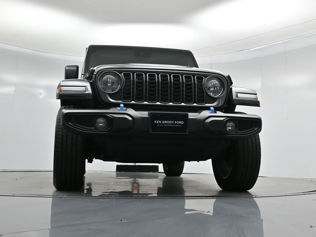 Used 2024 Jeep Wrangler Unlimited AWD/4WD image 44