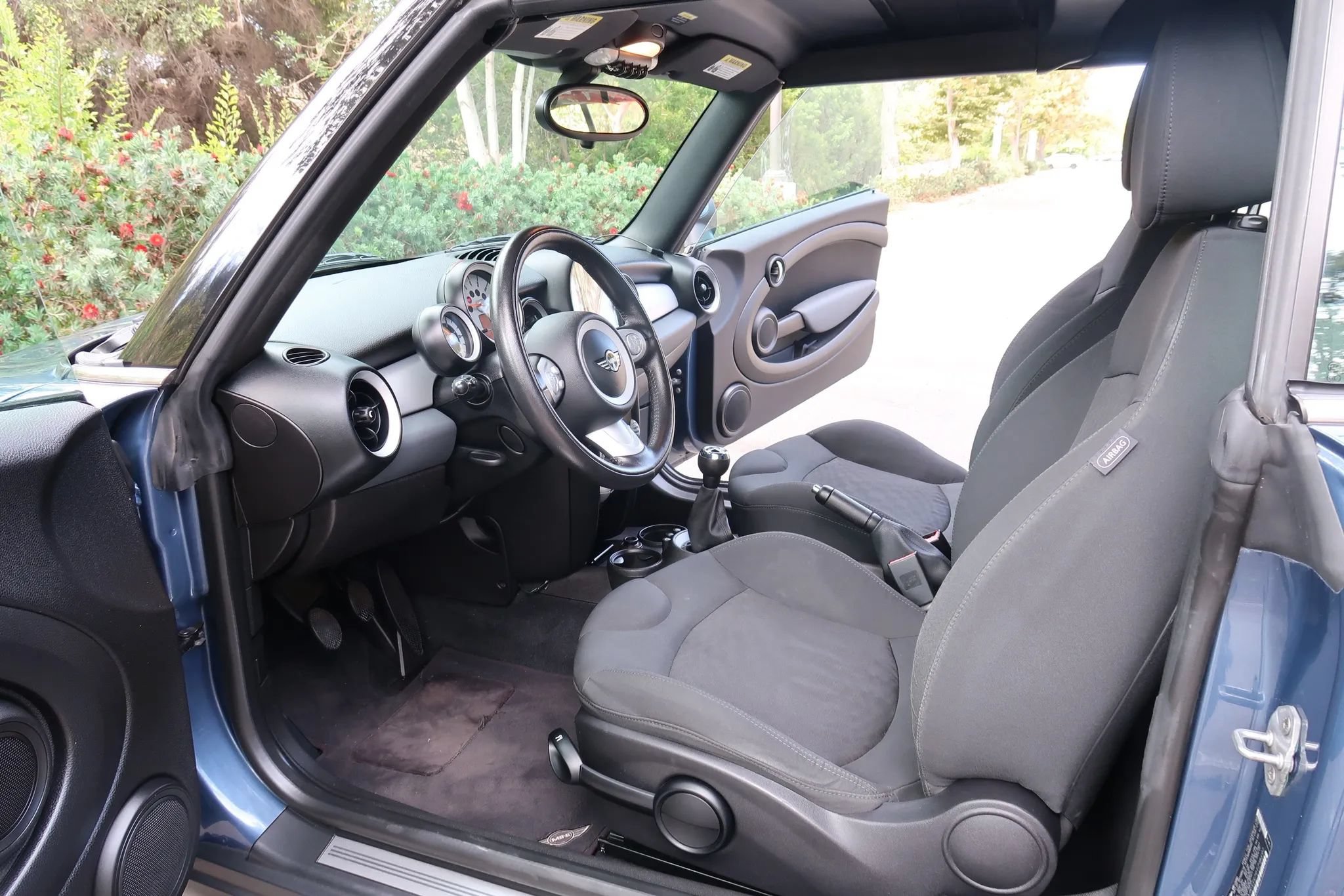 Used 2009 MINI Cooper Convertible FWD image 16