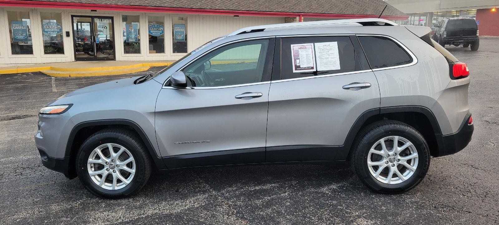 Used 2015 Jeep Cherokee Latitude image 11