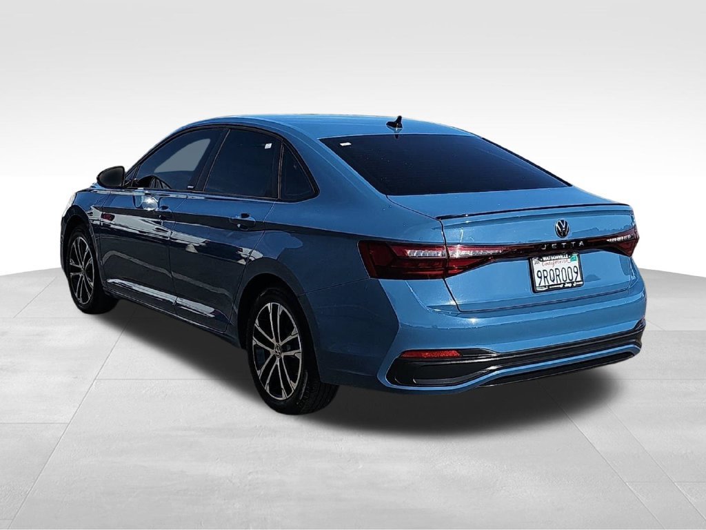 Used 2025 Volkswagen Jetta Sport FWD image 5