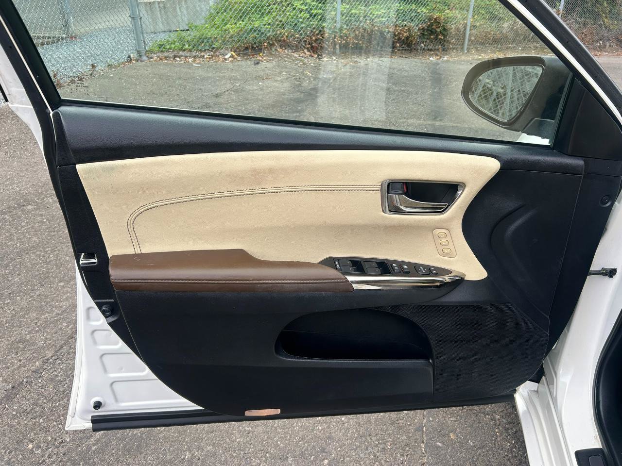 Used 2014 Toyota Avalon Limited FWD image 10
