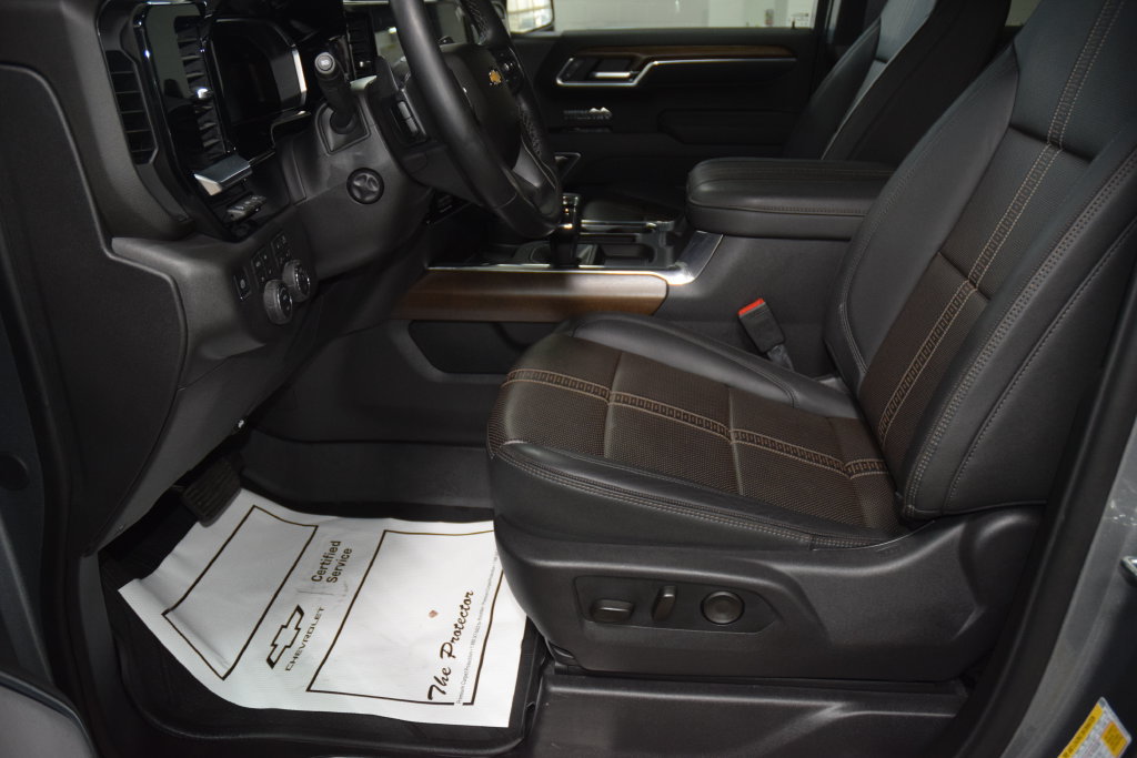 Used 2026 Chevrolet Silverado 1500 High Country w/ High Country Premium Package AWD/4WD image 40
