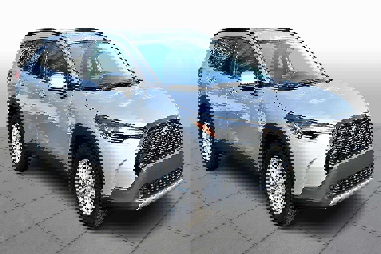 Certified 2024 Toyota Corolla Cross LE w/ Moonroof Package image 3