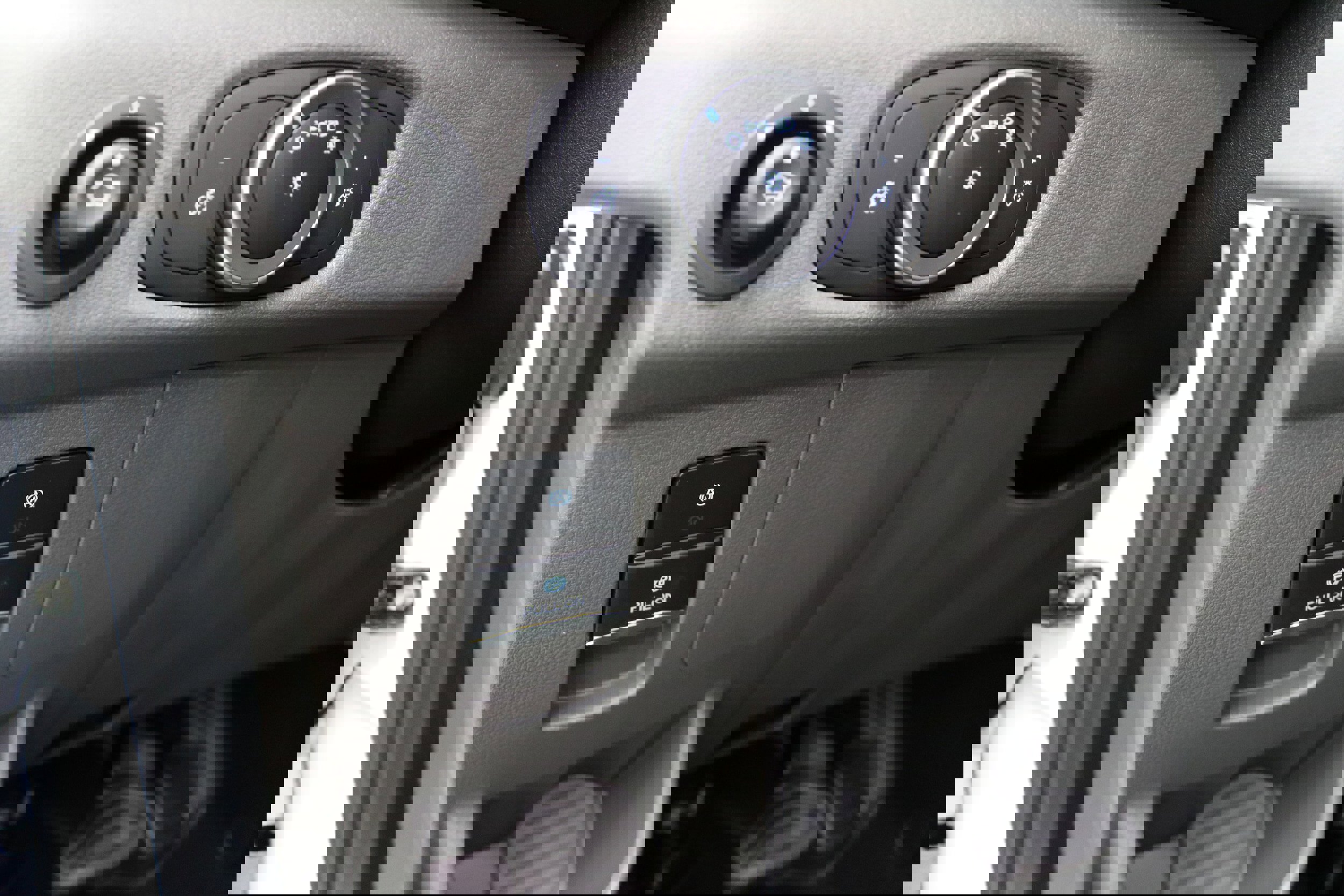 New 2025 Ford Transit 250 148 Medium Roof Extended AWD image 10