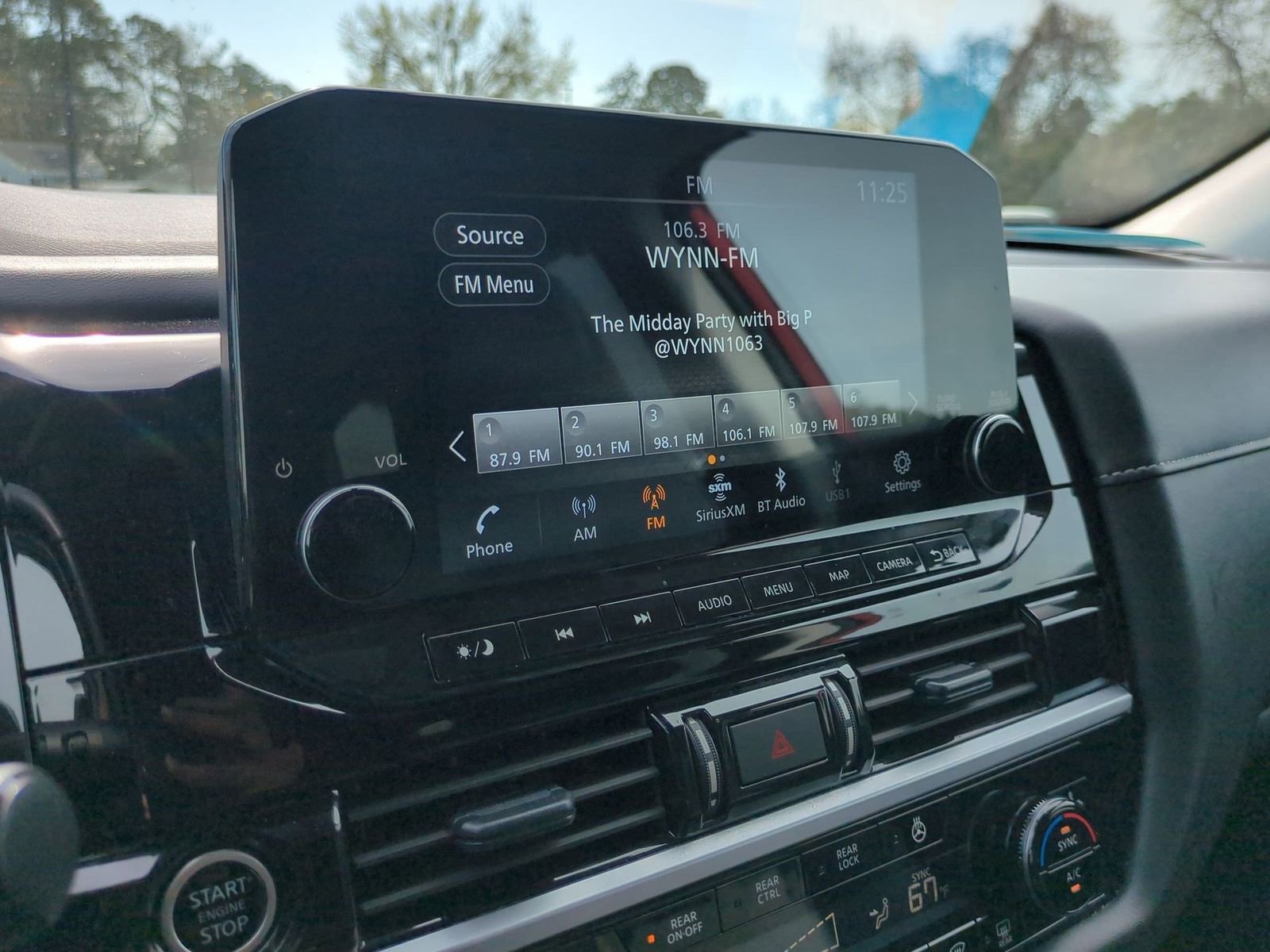 Used 2024 Nissan Pathfinder SL image 13