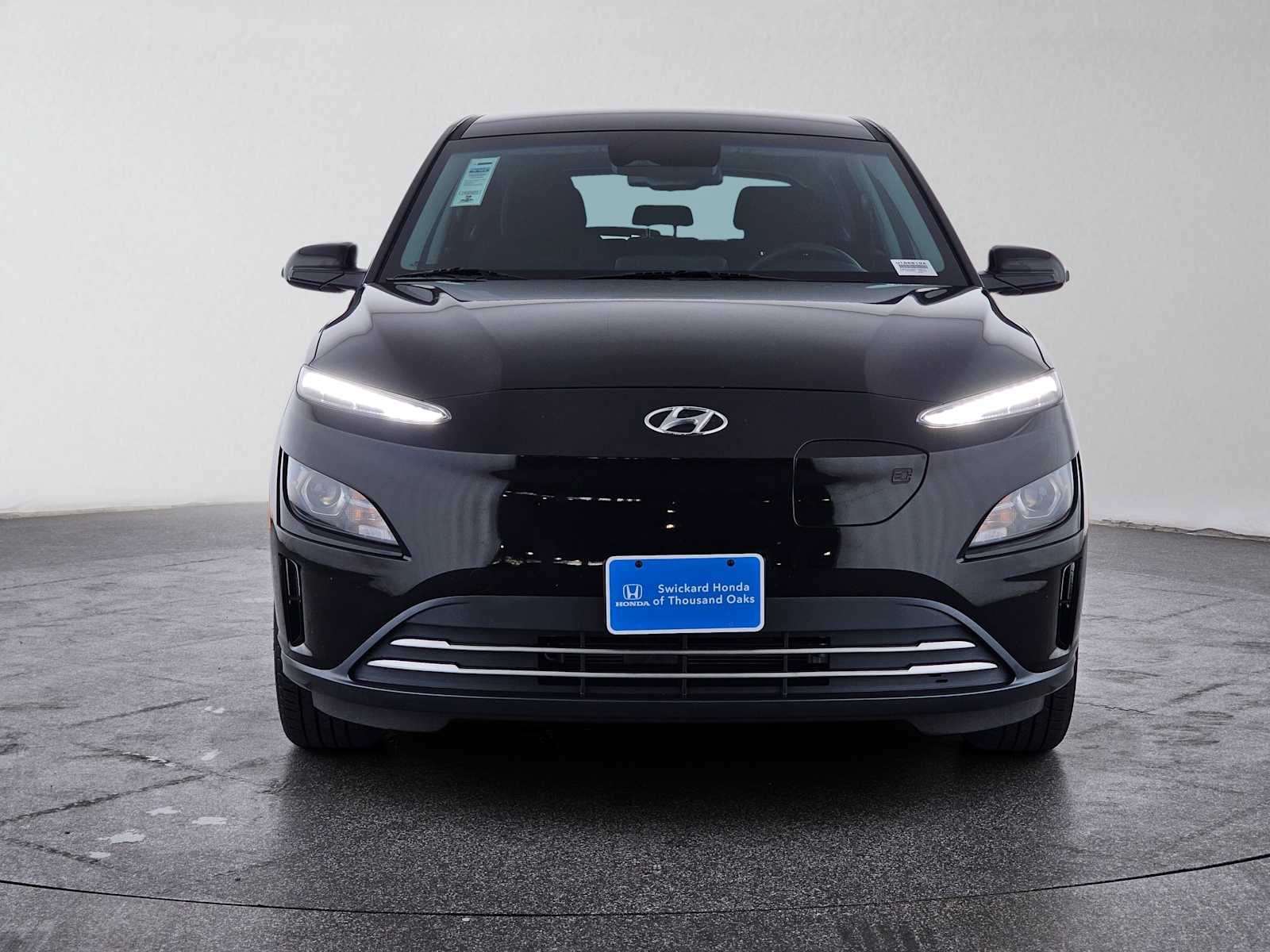 Used 2023 Hyundai Kona SE w/ Cargo Package FWD image 8