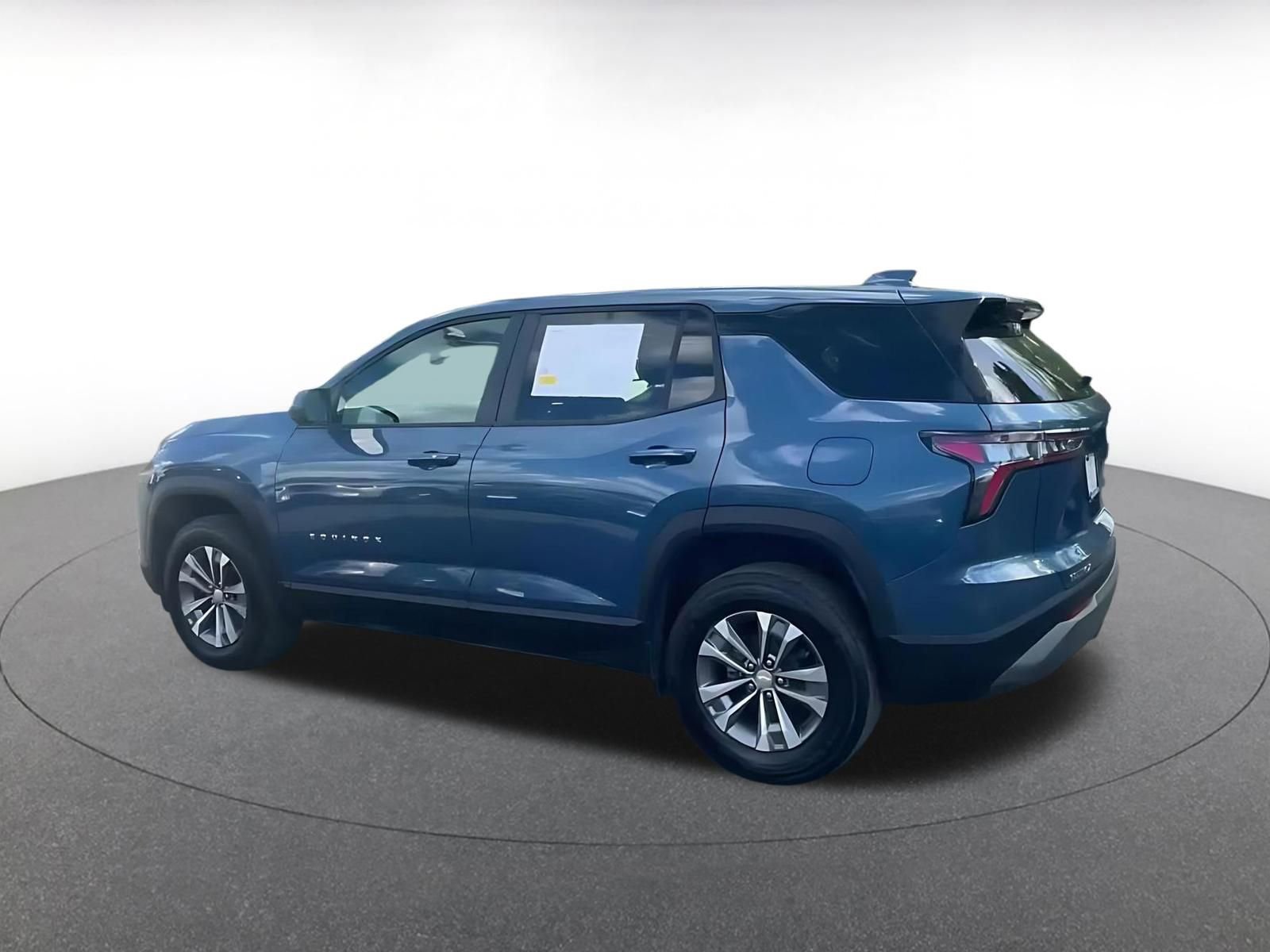 Used 2025 Chevrolet Equinox LT FWD image 10