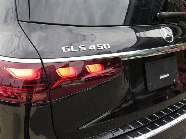 Used 2025 Mercedes-Benz GLS 450 4MATIC image 32