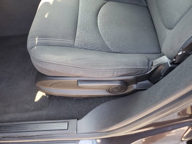 Used 2016 GMC Acadia SLE AWD/4WD image 18
