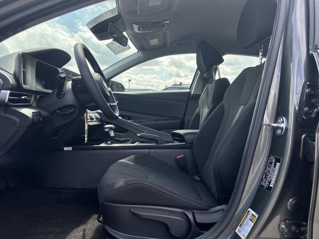 New 2026 Hyundai Elantra SE FWD image 6