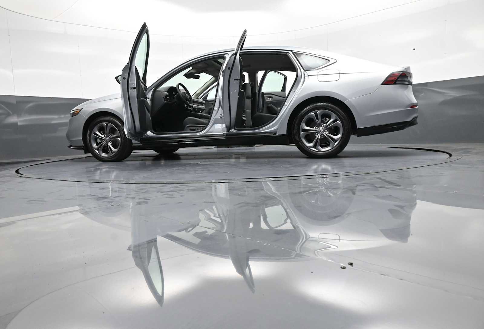 Used 2025 Honda Accord EX-L image 48