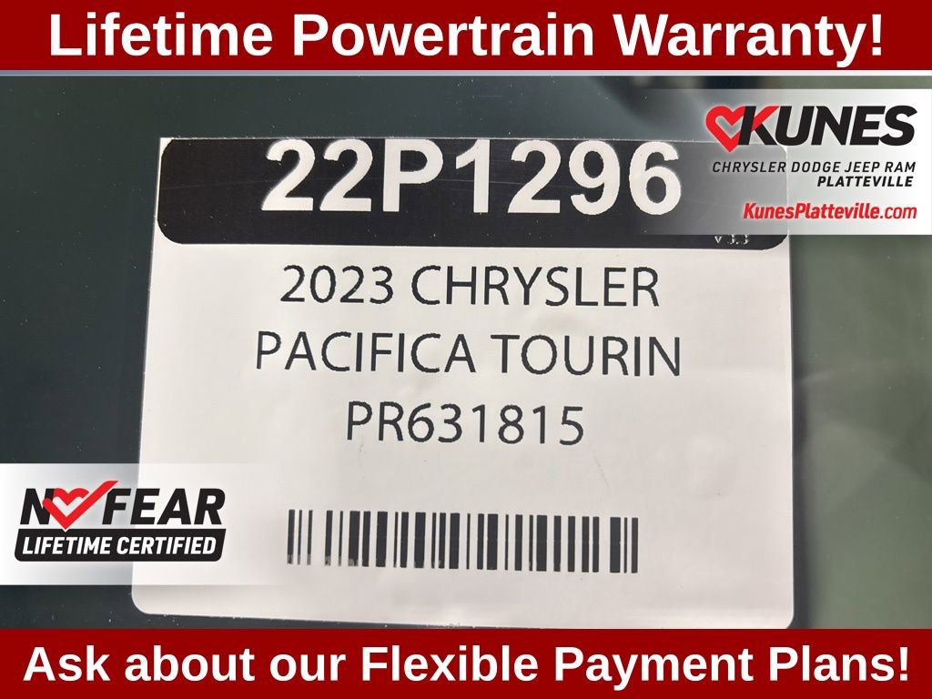 Used 2023 Chrysler Pacifica Touring-L image 29