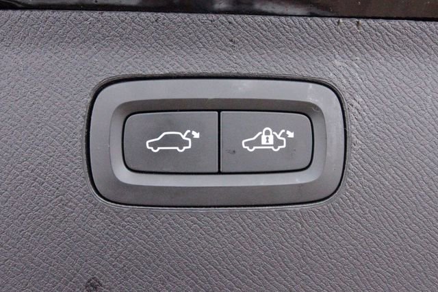 Certified 2024 Volvo XC90 T8 Ultimate w/ Protection Package Premier image 30