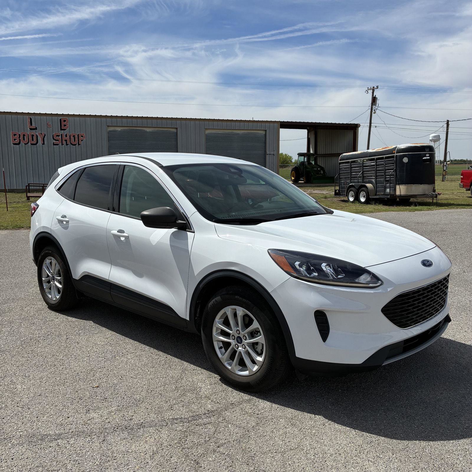 Used 2022 Ford Escape SE image 3