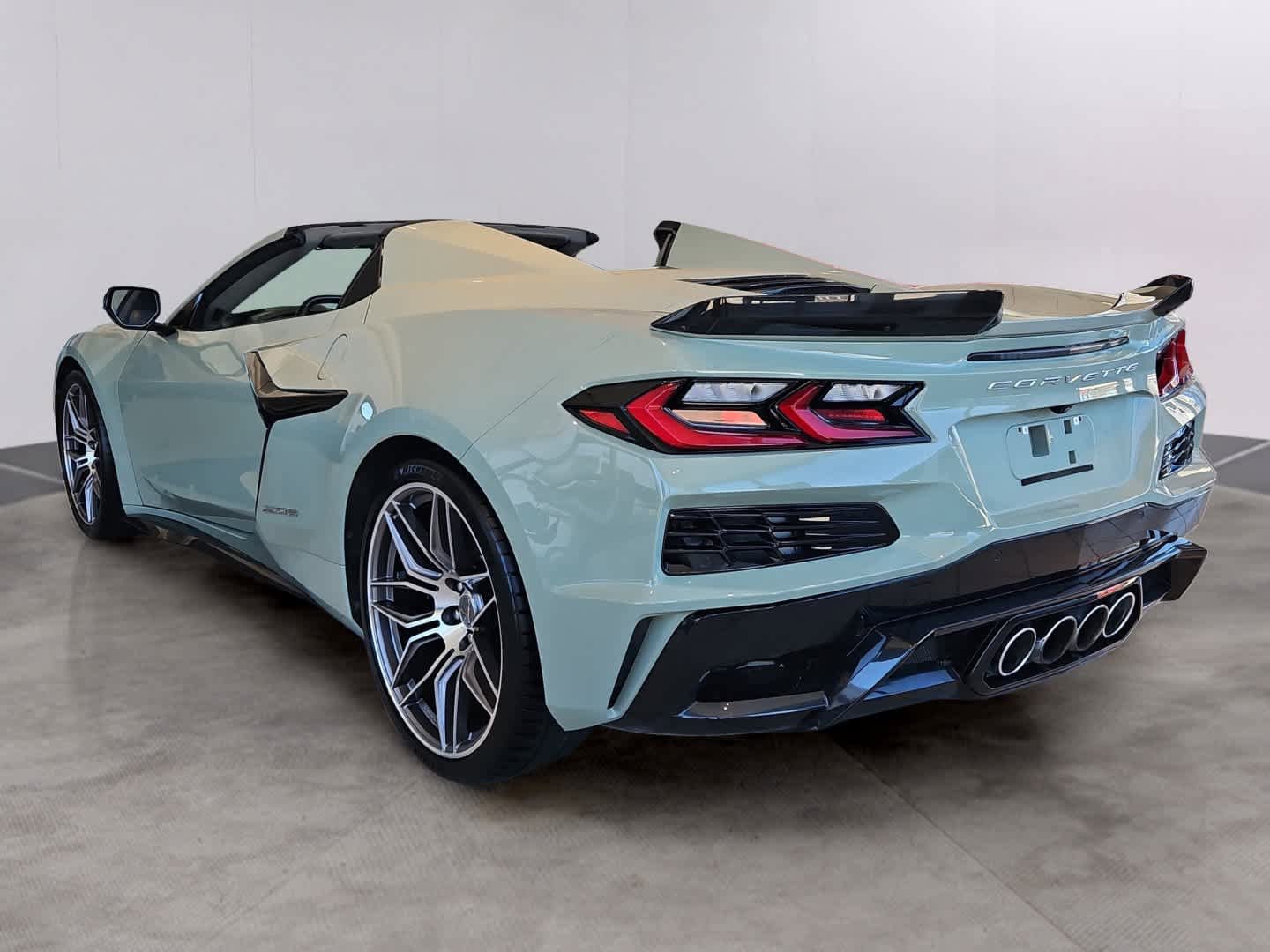Used 2024 Chevrolet Corvette Z06 w/ Chrome Exterior Badge Package RWD image 6