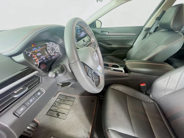 Used 2024 Nissan Altima 2.5 SR w/ SR Premium Package FWD image 22