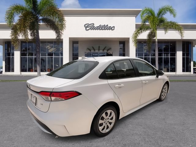 Used 2021 Toyota Corolla LE FWD image 14