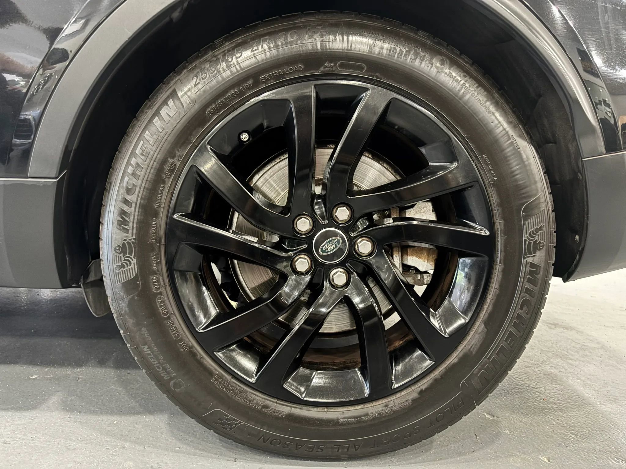 Used 2017 Land Rover Discovery SE AWD/4WD image 55
