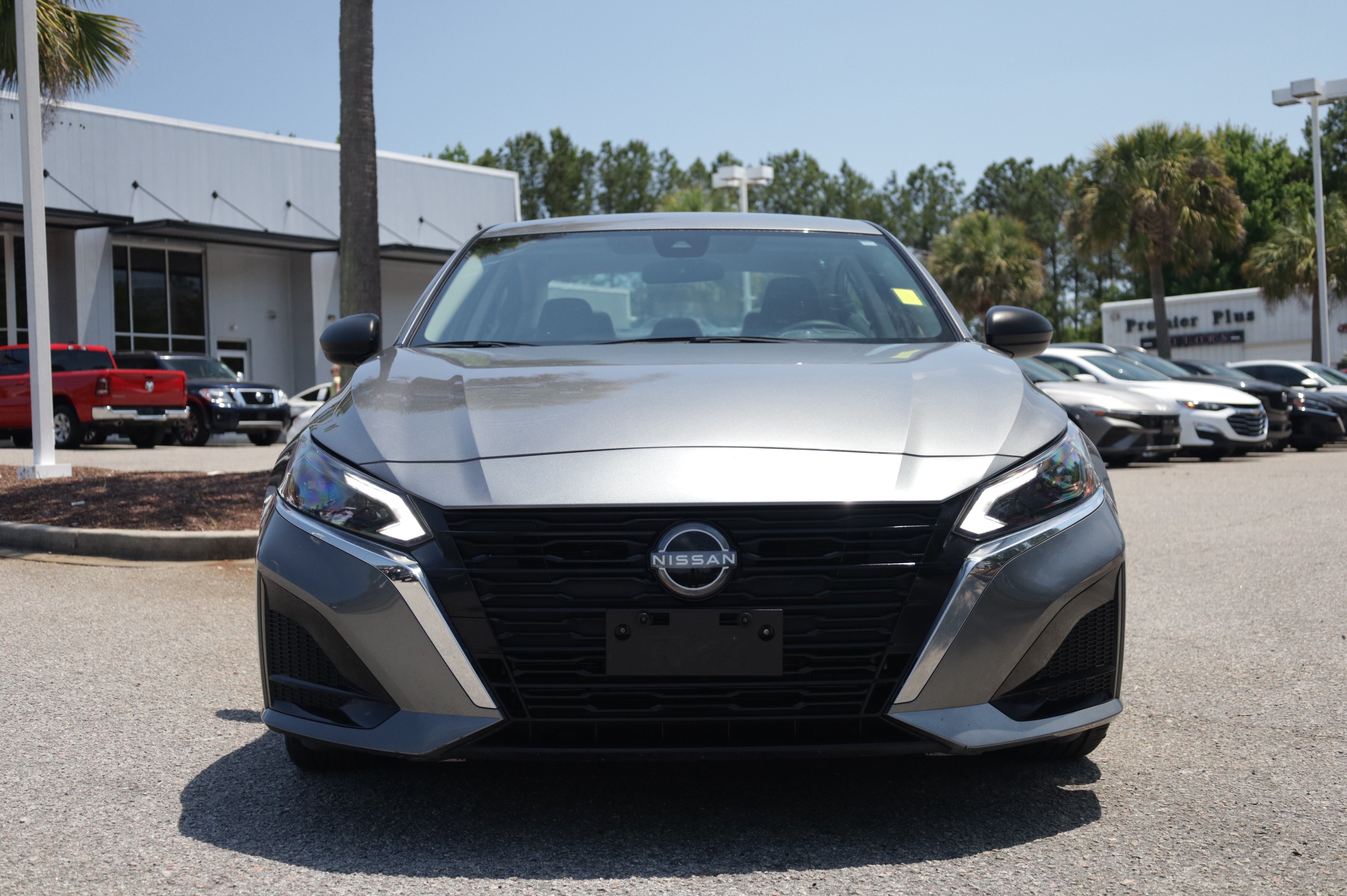 Used 2024 Nissan Altima 2.5 SV FWD image 6