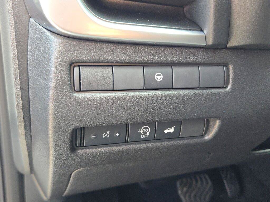 Used 2024 Nissan Rogue SV AWD/4WD image 22