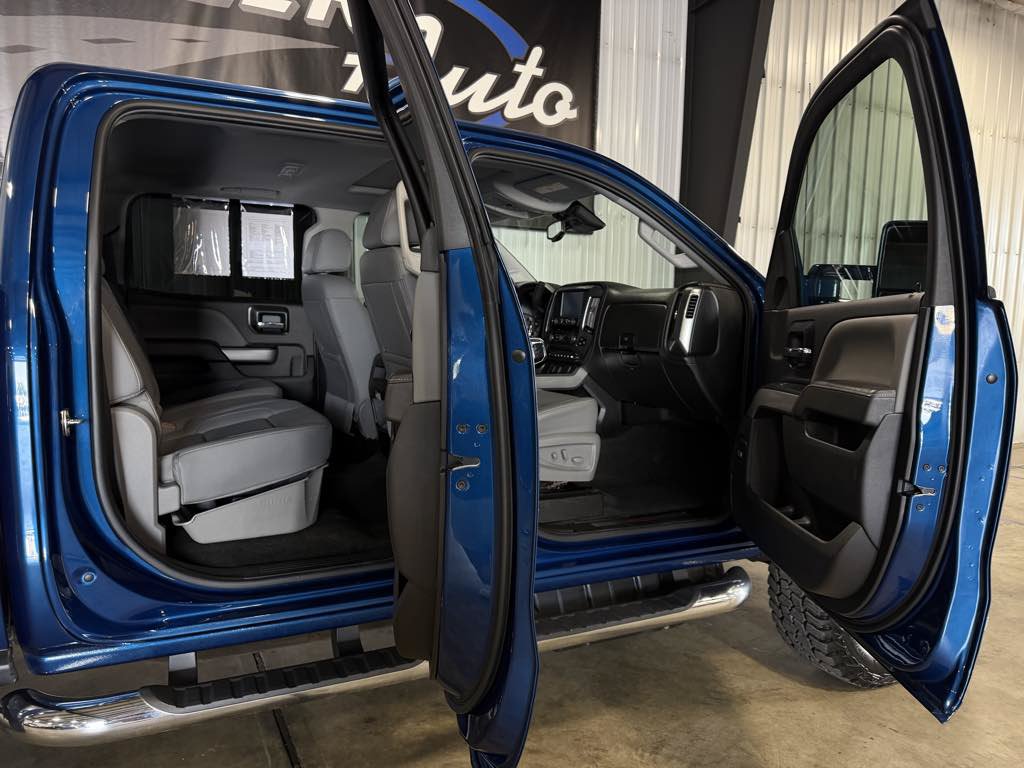 Used 2018 Chevrolet Silverado 2500 LTZ w/ Duramax Plus Package AWD/4WD image 4