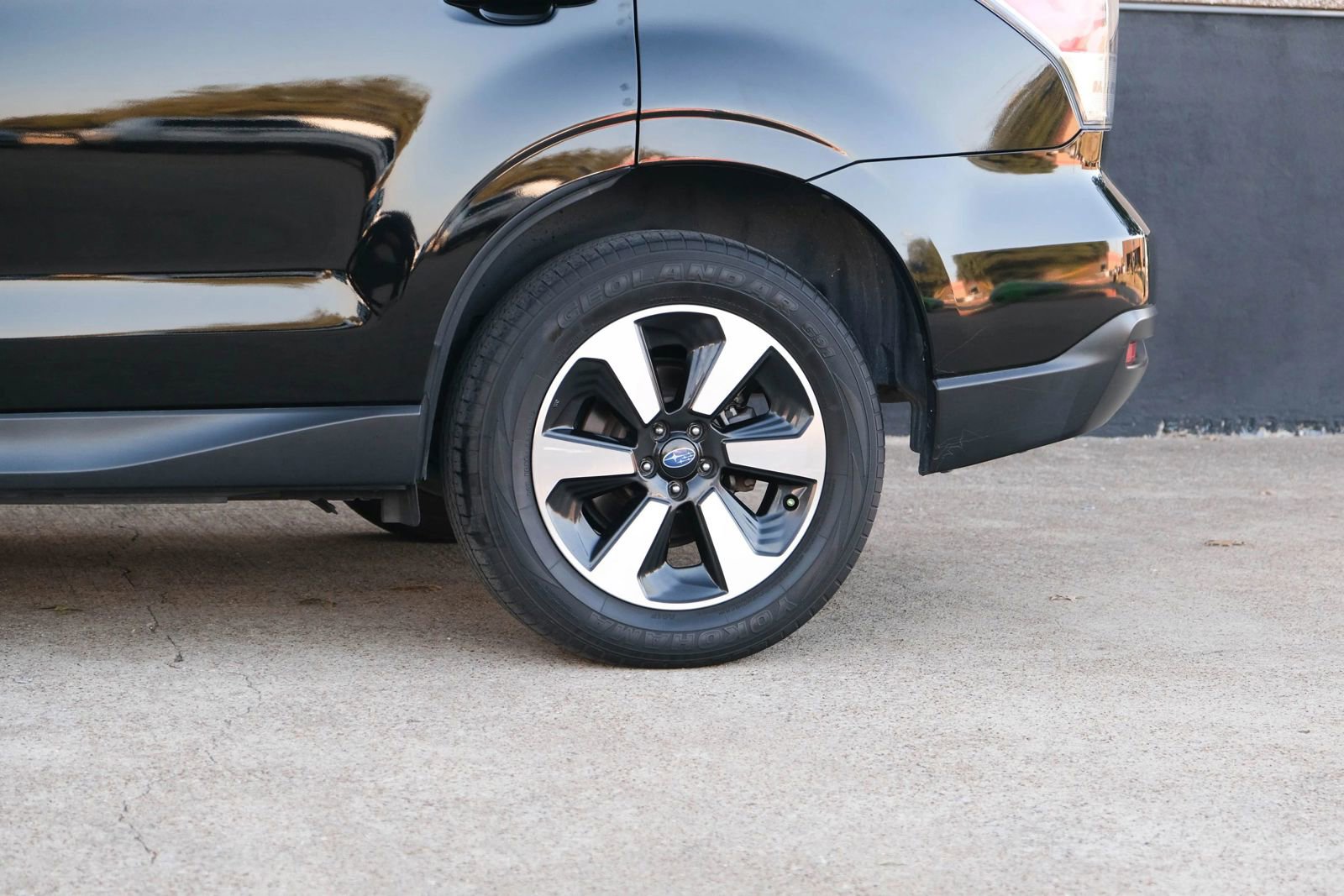 Used 2017 Subaru Forester 2.5i Limited w/ Popular Package #2 image 10