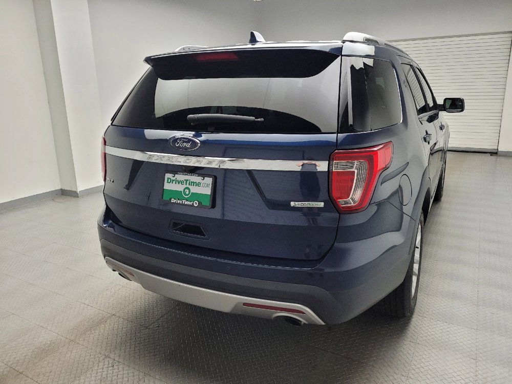 Used 2017 Ford Explorer XLT FWD image 7