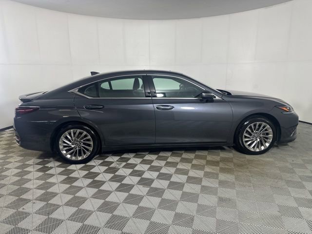 Used 2023 Lexus ES 300h Ultra Luxury w/ Accessory Package (Z2) FWD image 7