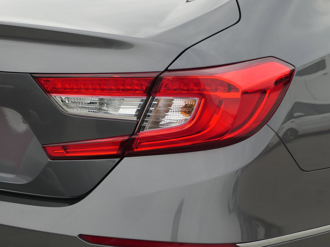 Used 2018 Honda Accord EX-L image 4