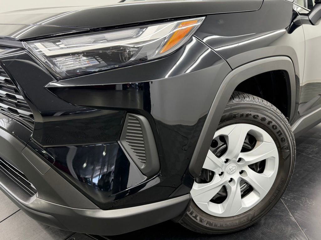 Certified 2025 Toyota RAV4 LE FWD image 5