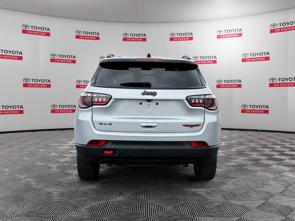 Used 2024 Jeep Compass Trailhawk AWD/4WD image 4