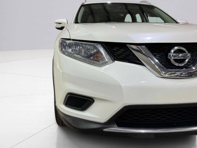 Used 2016 Nissan Rogue SV image 25