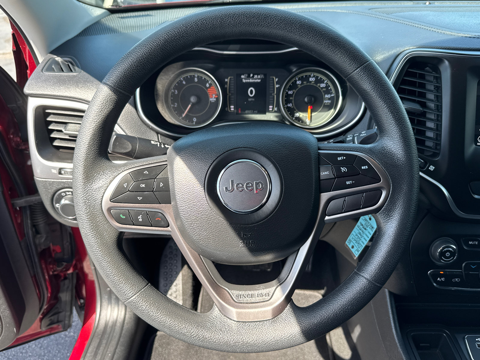 Used 2020 Jeep Cherokee Latitude FWD image 14