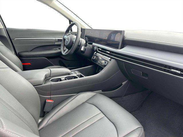 New 2025 Hyundai Sonata Limited image 15