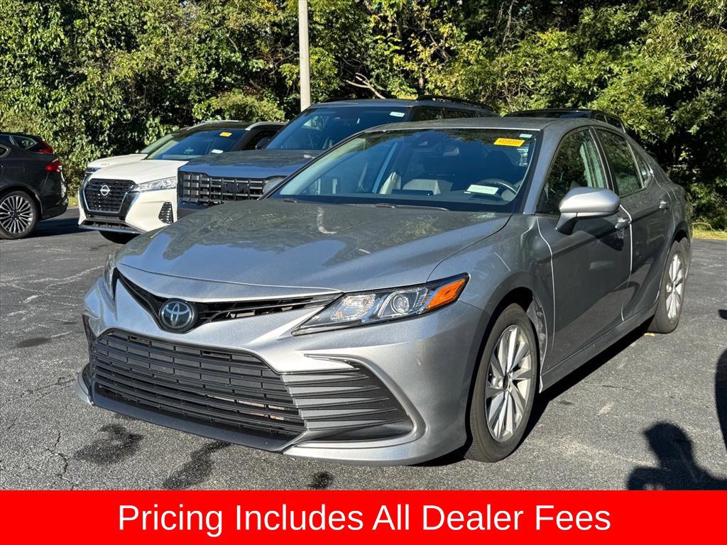 Used 2024 Toyota Camry LE FWD image 10