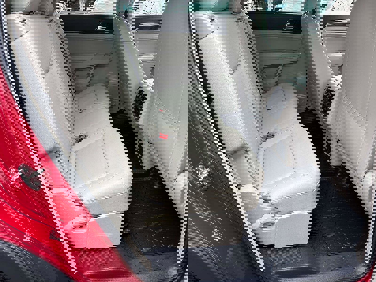 Used 2019 Volkswagen Atlas SE w/ Towing Package image 17