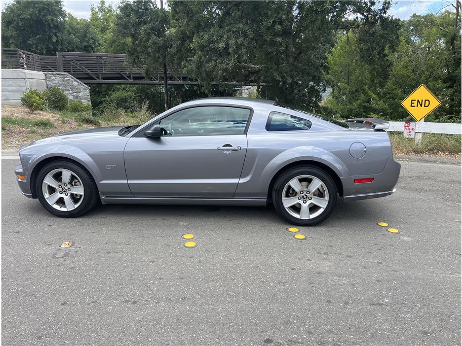 Used 2006 Ford Mustang GT RWD image 8