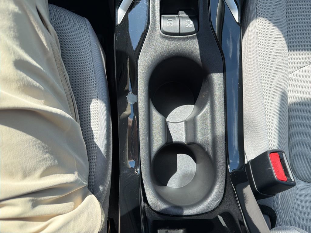 Used 2021 Toyota Corolla LE FWD image 33