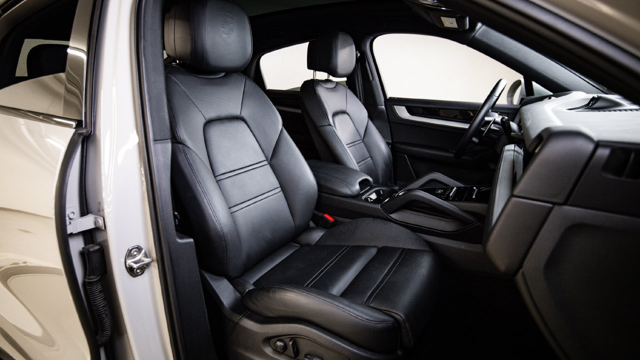 Certified 2024 Porsche Cayenne S AWD/4WD image 29