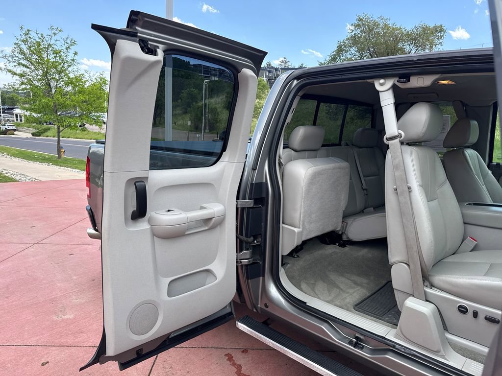 Used 2009 GMC Sierra 1500 SLT w/ Max Trailering Pack AWD/4WD image 25