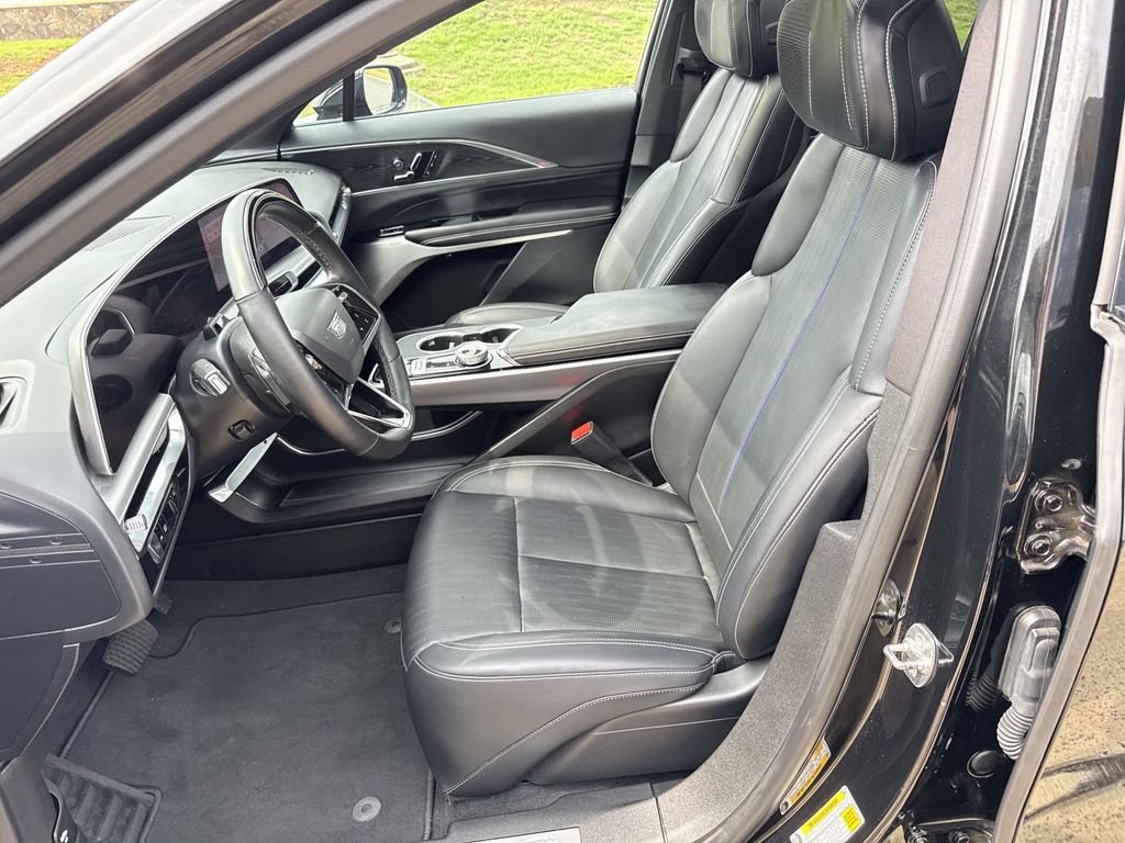 Certified 2024 Cadillac Lyriq Luxury w/ LPO, Floor Liner Package AWD/4WD image 6