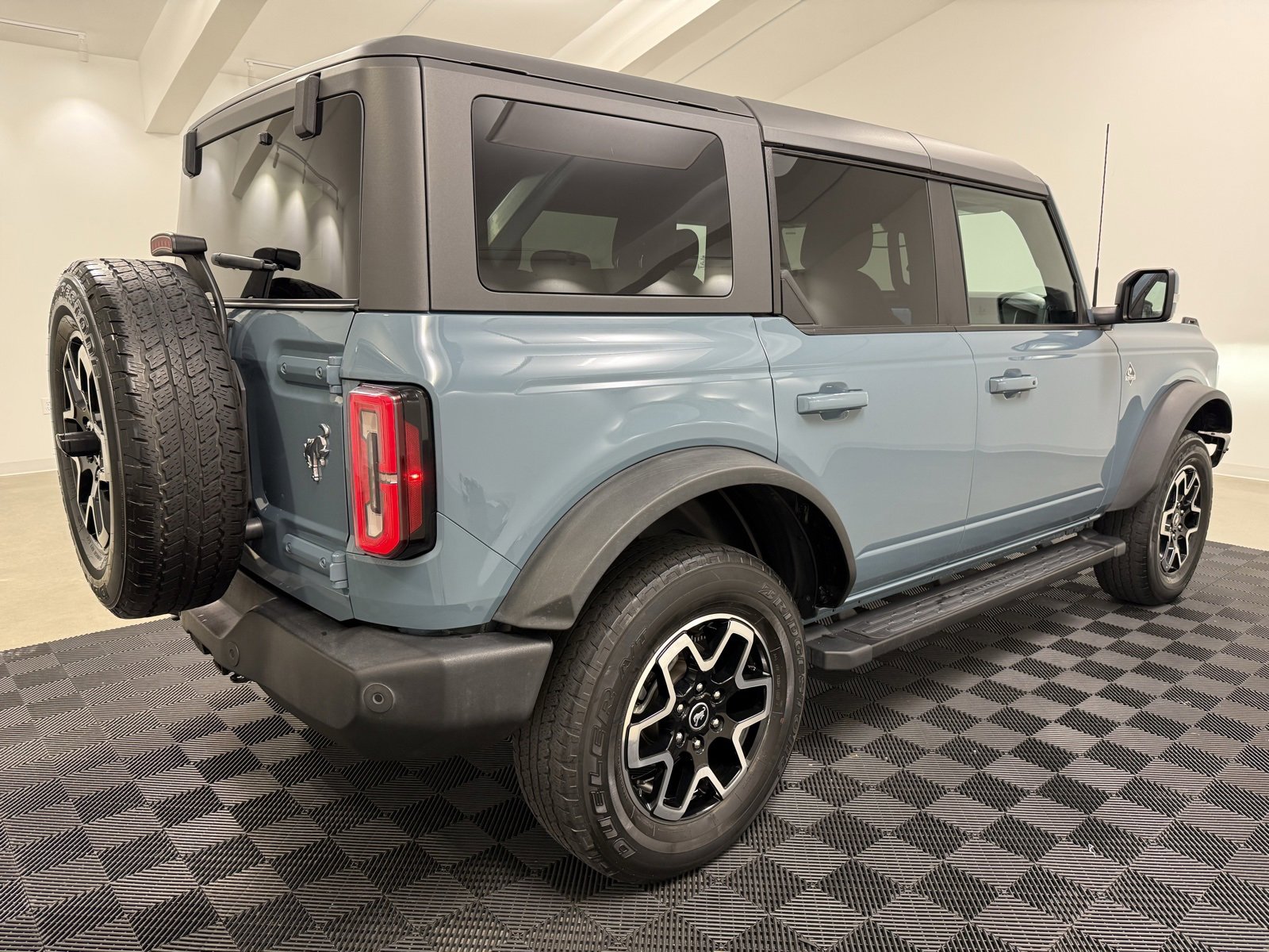 Used 2022 Ford Bronco Outer Banks image 7