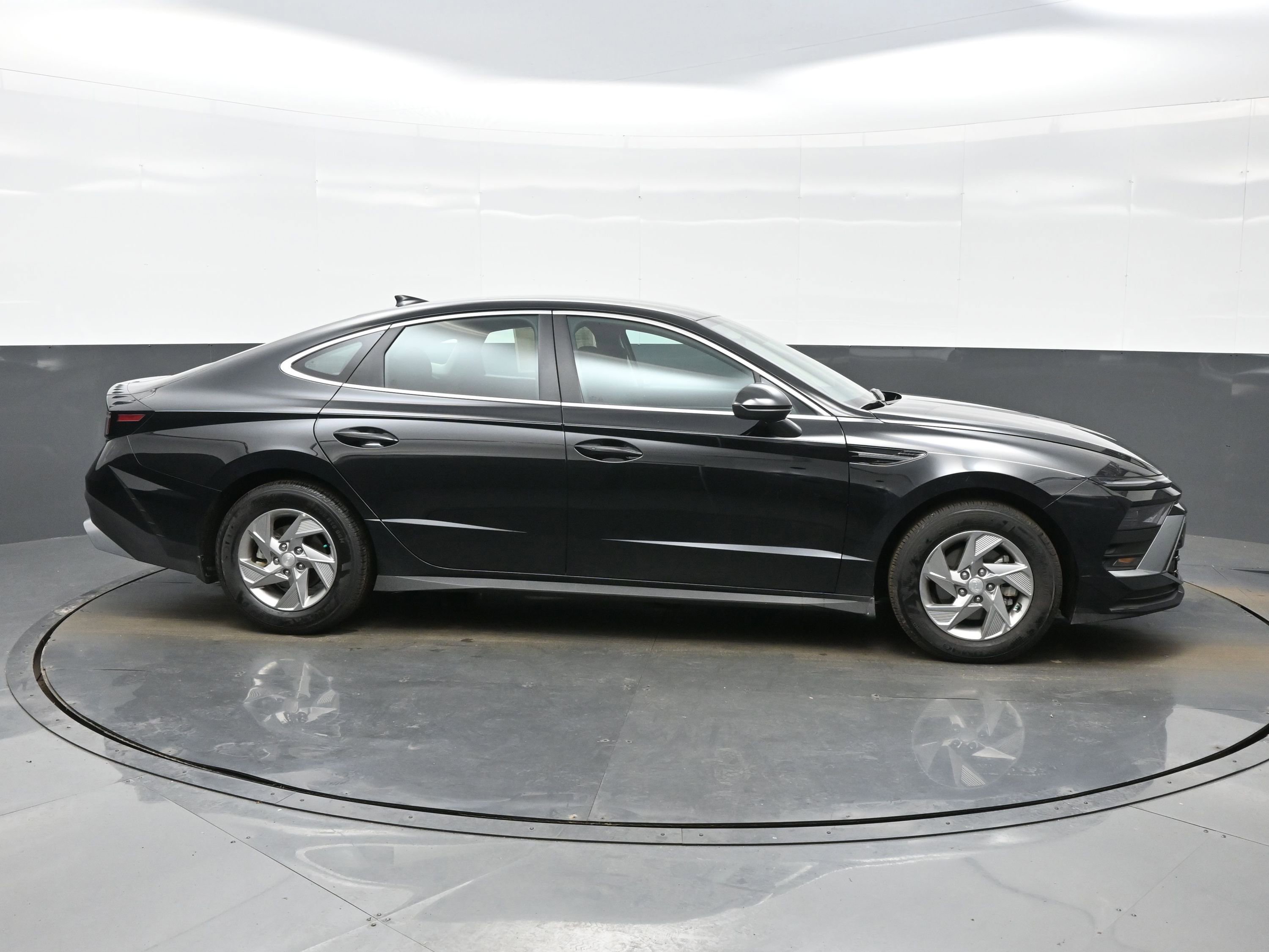 Certified 2025 Hyundai Sonata SE image 7