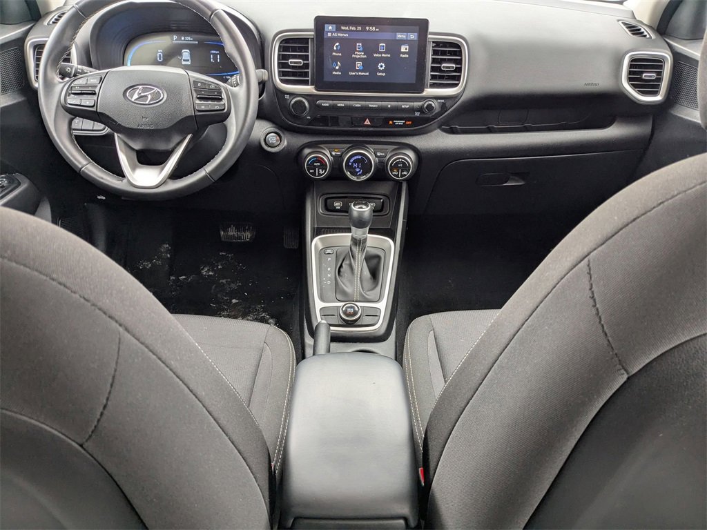 Used 2025 Hyundai Venue SEL image 30