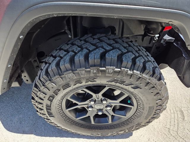 Used 2025 Jeep Wrangler Sport AWD/4WD image 9