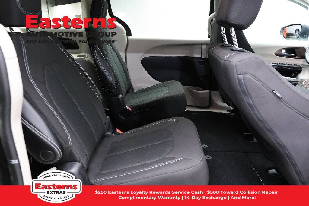 Used 2022 Chrysler Voyager LX FWD image 24