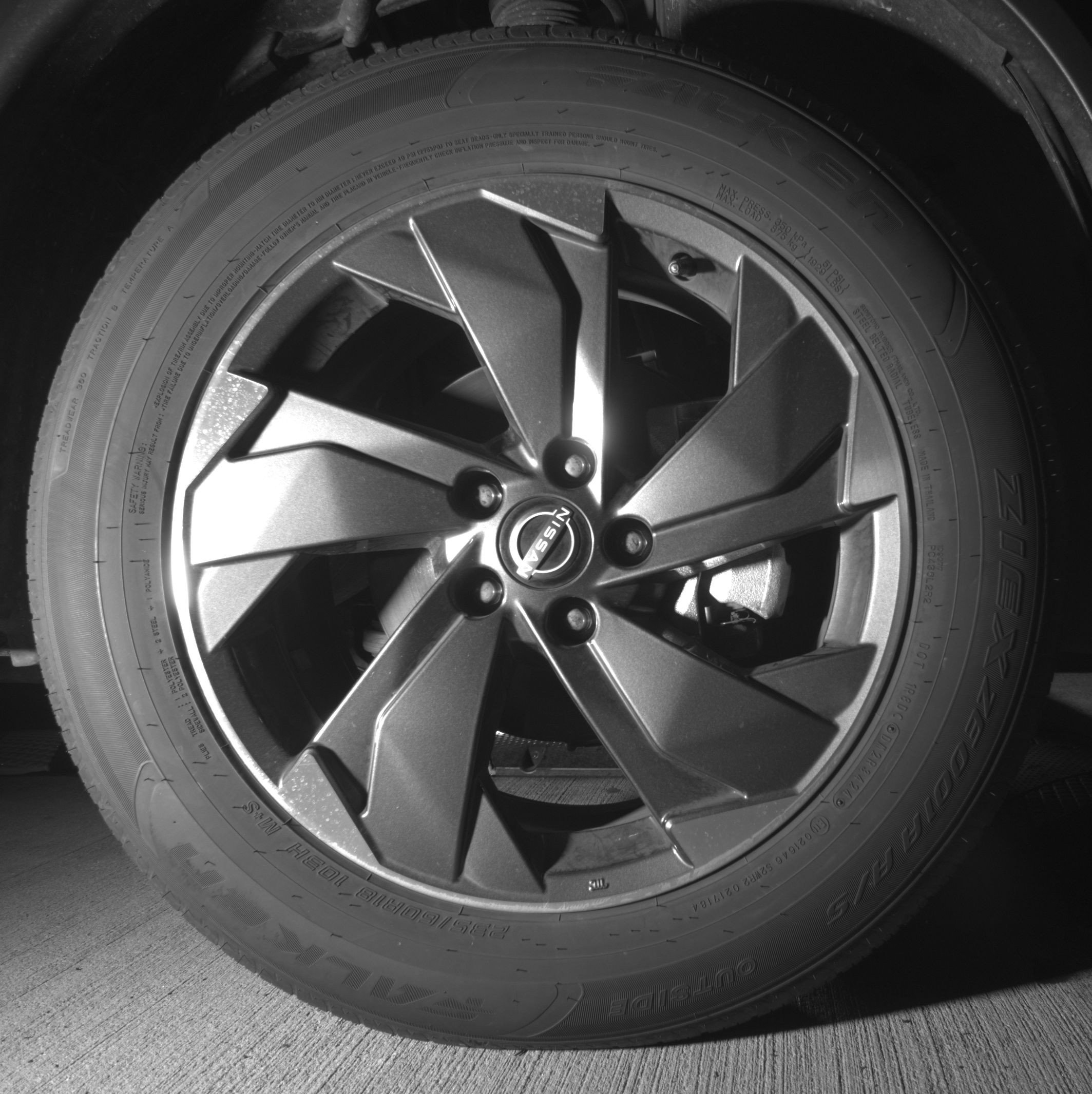 Used 2025 Nissan Rogue SV FWD image 13