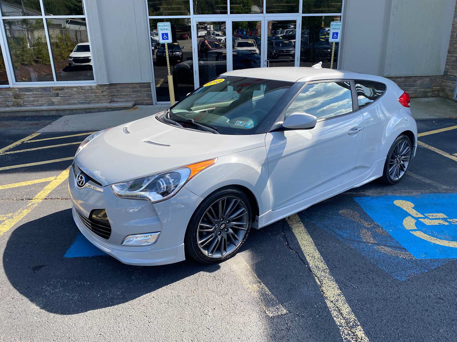 Used 2013 Hyundai Veloster RE:MIX Edition FWD image 2